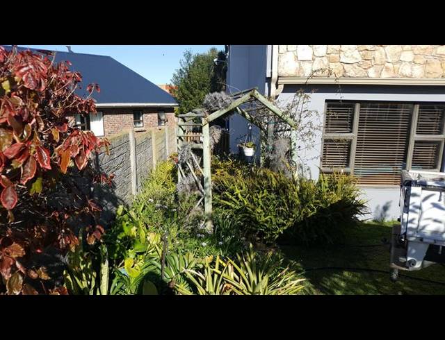 4 BEDROOM HOUSE FOR SALE IN STILBAAI-WES